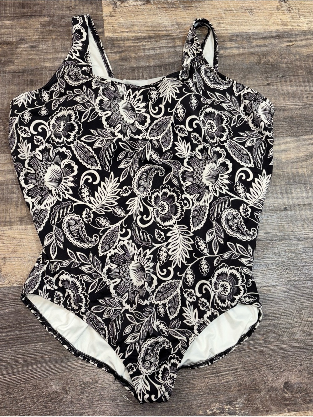 Lands’ End One Piece Bathing Suit Plus Size 24W Black And White